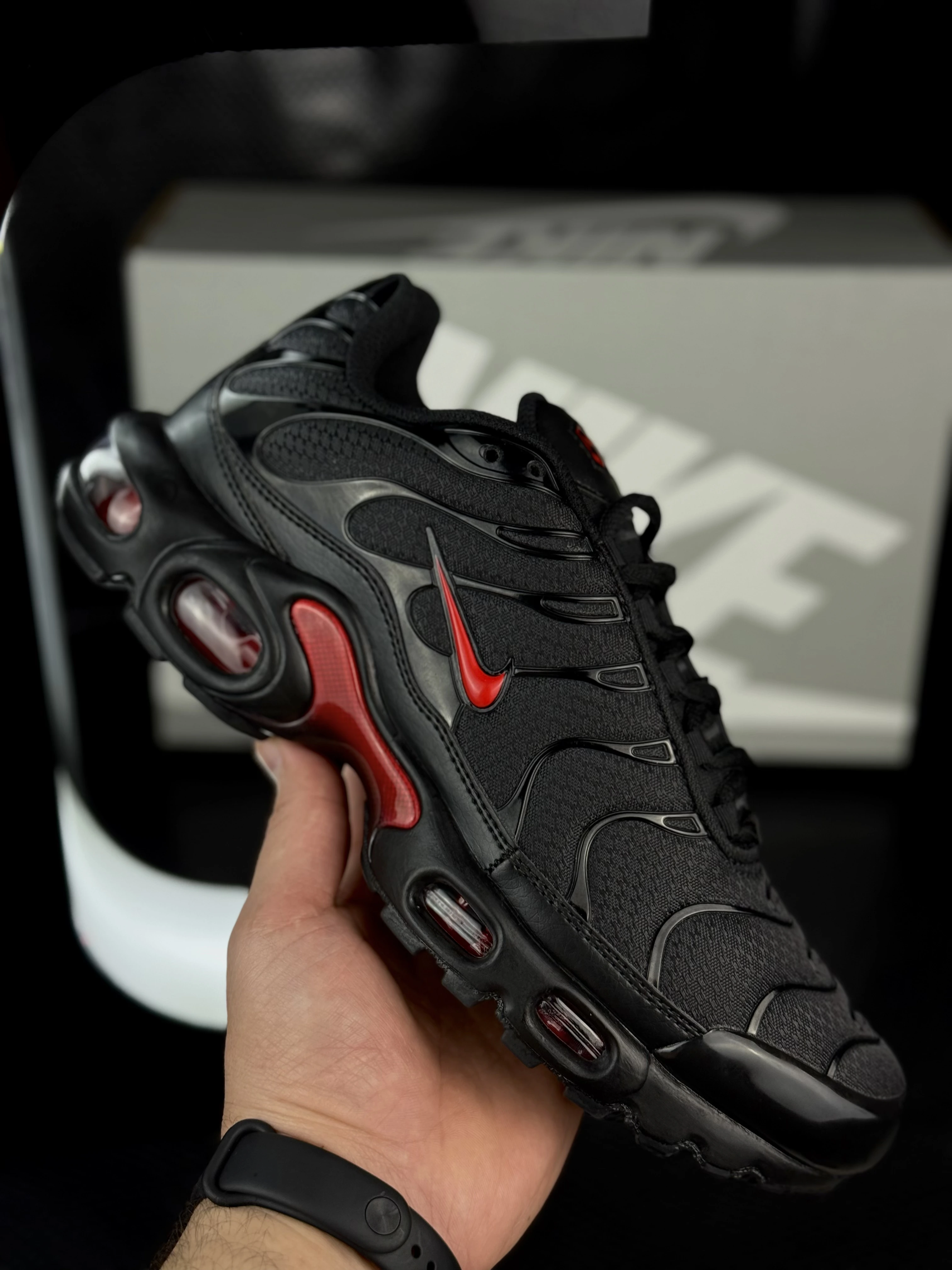 TN BLACK RED